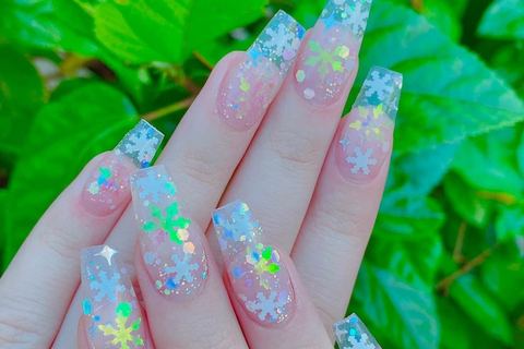 AT Nails & Spa
